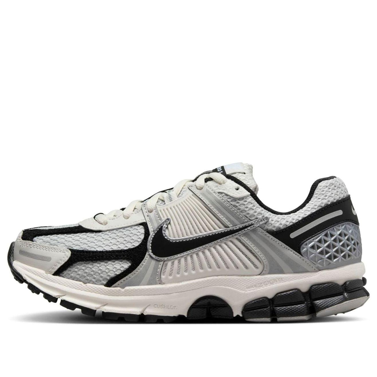 NIKE AIR ZOOM VOMERO 5 PHOTON DUST BLACK