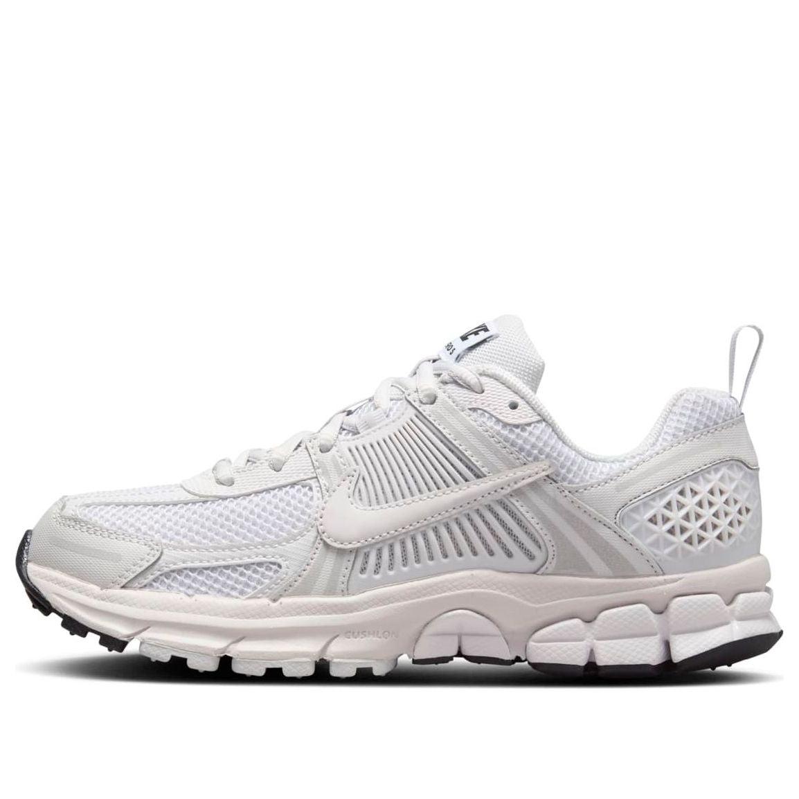 NIKE ZOOM VOMERO 5 PURE PLATINUM METALLIC SILVER